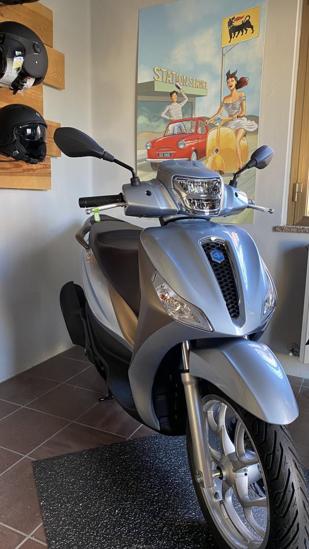 Piaggio - Medley 125