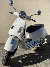 Vespa - GTS 300 Super (1 di 3)