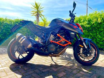 KTM - 1290 Super Duke R