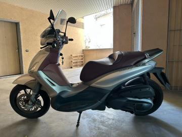 Piaggio - Beverly 350 SportTouring (2 di 4)