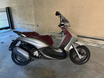 Piaggio - Beverly 350 SportTouring (3 di 4)