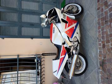 Yamaha - FZR 1000 EXUP (3 di 5)