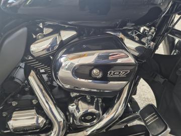 Harley Davidson - CVO ROAD GLIDE (5 di 7) Harley Davidson - CVO ROAD GLIDE (5 di 7)