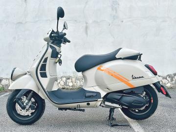 Vespa - GTV 300 (1 di 10)