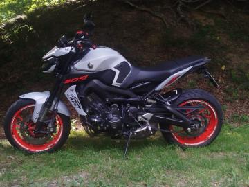 Yamaha - MT 09 (2 di 7)