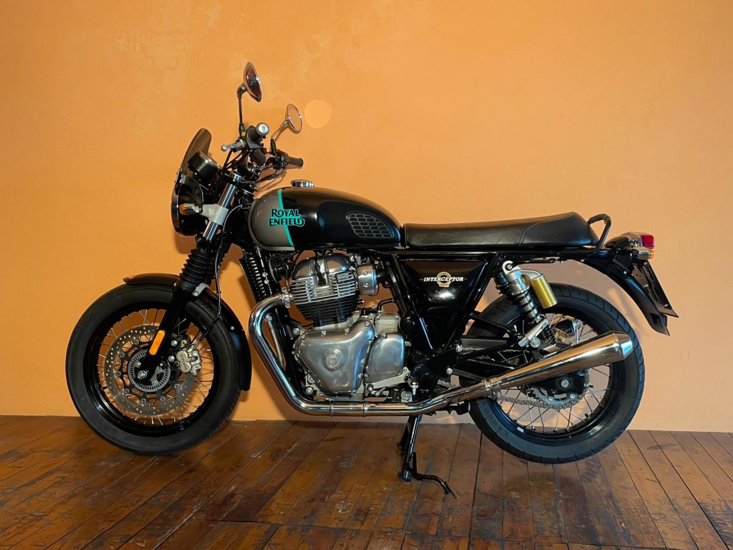 ROYAL Enfield - INTERCEPTOR 650