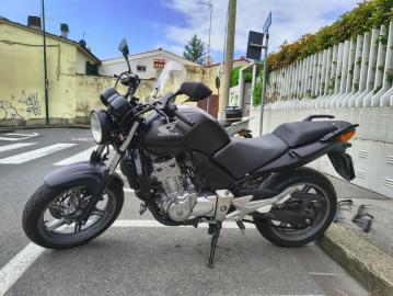 Honda - CBF 500