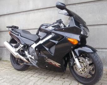 Honda - VFR 800 (1 di 7)