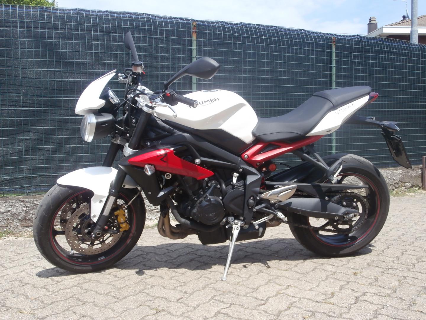 Triumph - STREET TRIPLE R